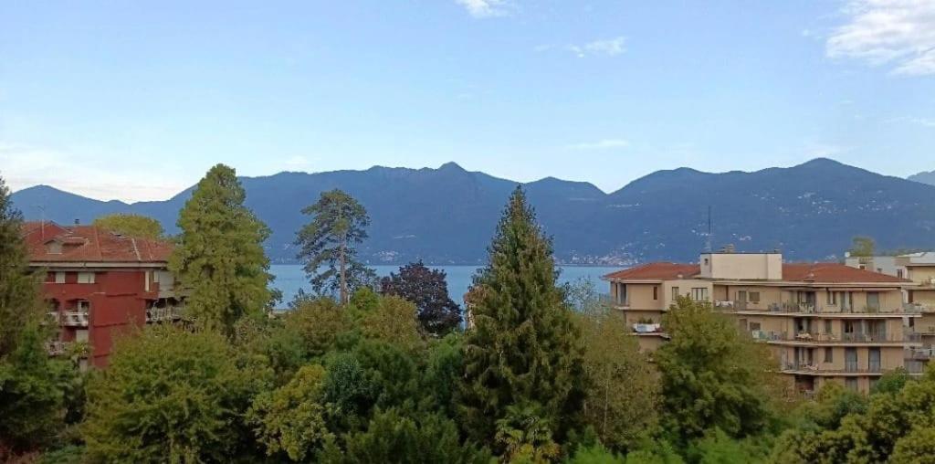 Studio With Lake And Montains Views Free Parking Luino Eksteriør billede